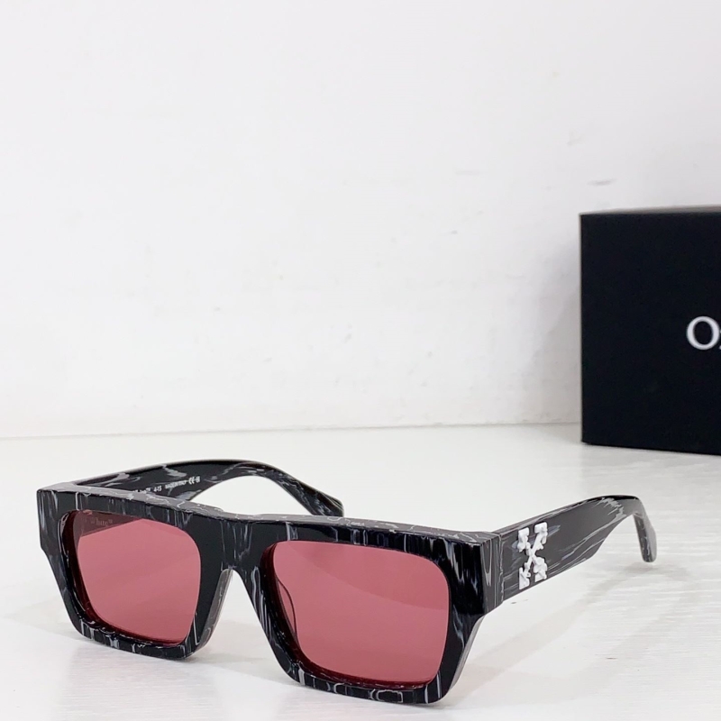 OFF WHITE